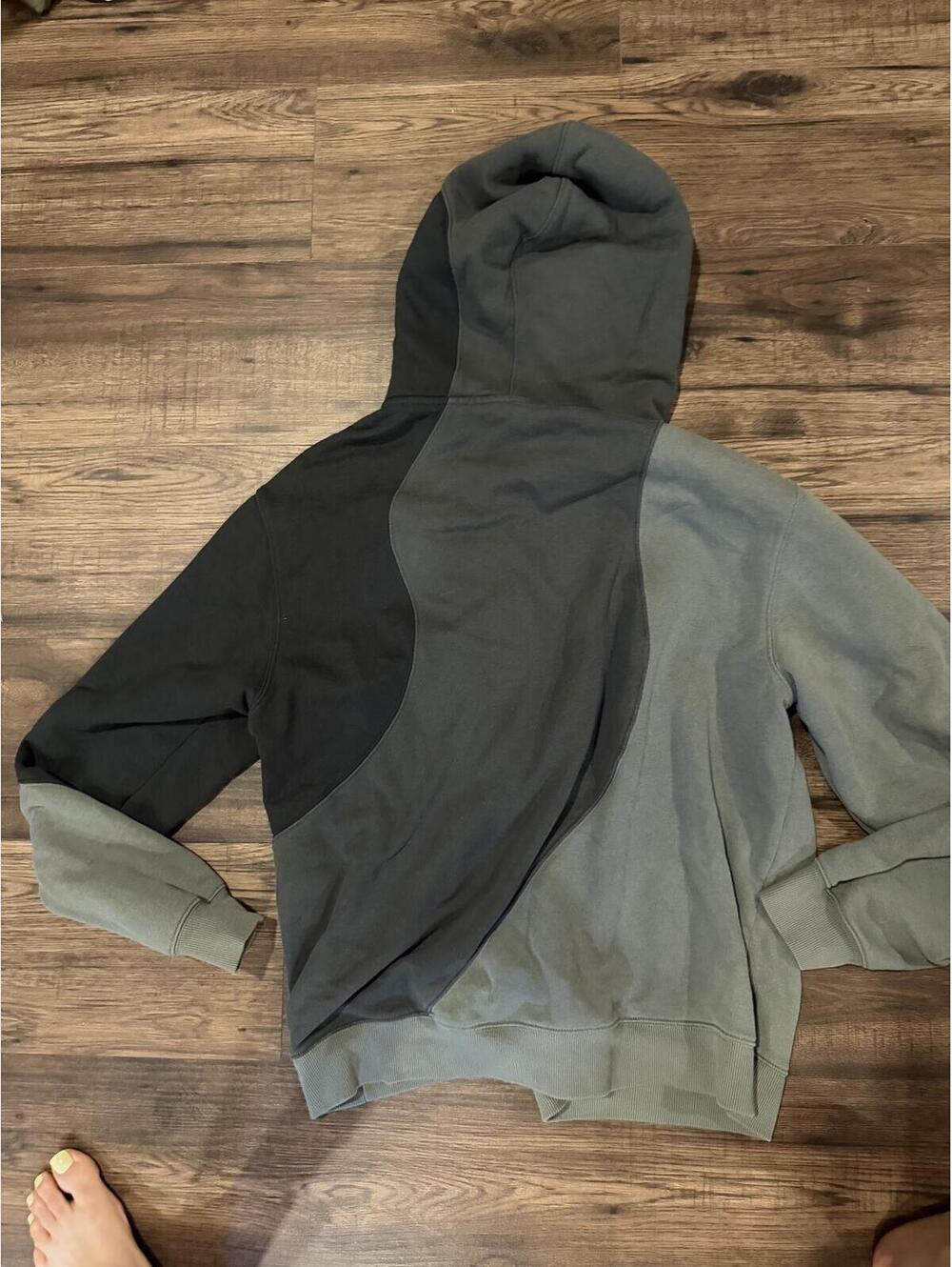 Alo Yoga Make Waves Olive Green Hoodie small stain see description sz L - Picture 2 of 4